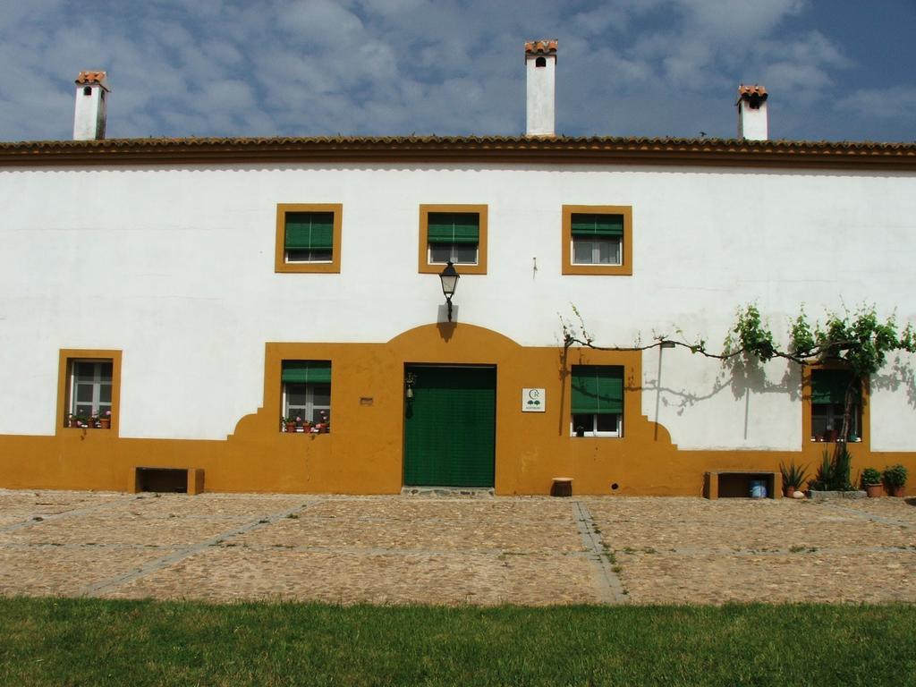 Casa Rural Dehesa De Solana Herrera de Alcántara Exterior photo